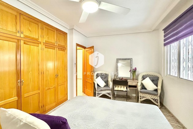 Tweedehands - Appartement / flat -
Torrevieja - Centro