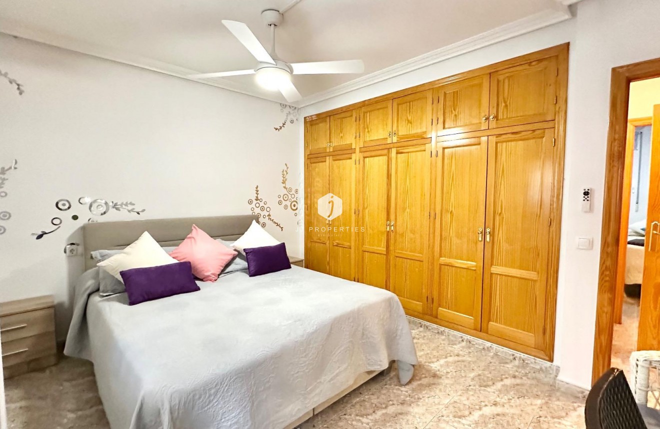 Tweedehands - Appartement / flat -
Torrevieja - Centro