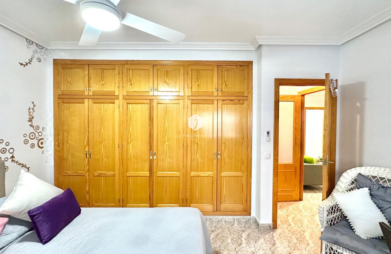 Tweedehands - Appartement / flat -
Torrevieja - Centro