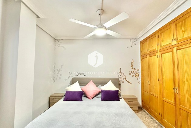 Tweedehands - Appartement / flat -
Torrevieja - Centro