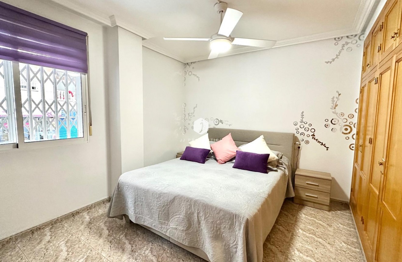 Tweedehands - Appartement / flat -
Torrevieja - Centro