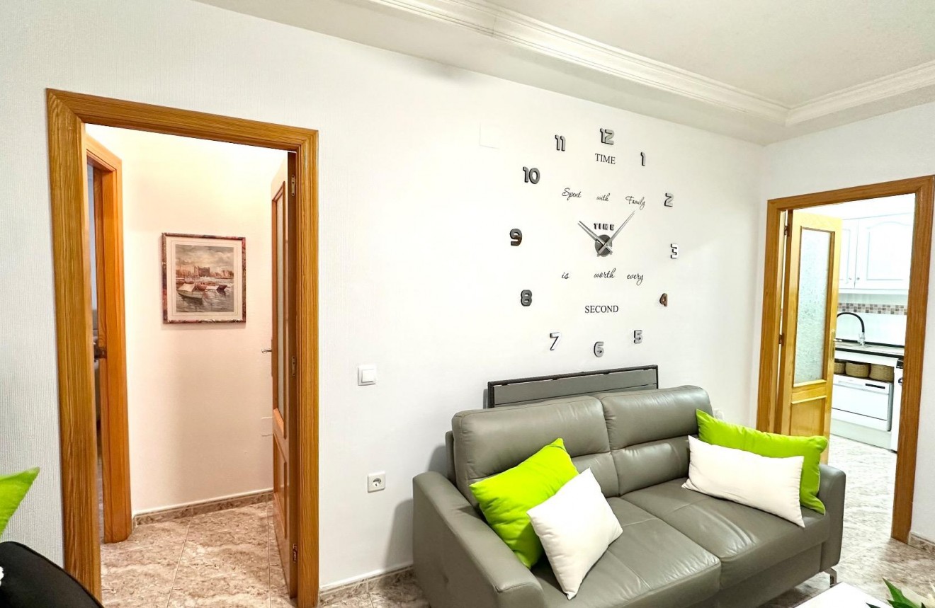Tweedehands - Appartement / flat -
Torrevieja - Centro