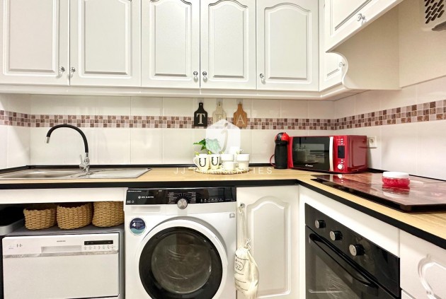 Tweedehands - Appartement / flat -
Torrevieja - Centro