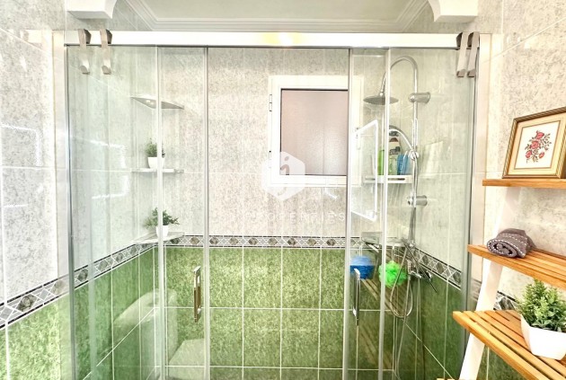 Tweedehands - Appartement / flat -
Torrevieja - Centro