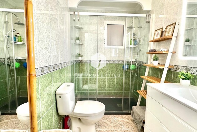 Tweedehands - Appartement / flat -
Torrevieja - Centro