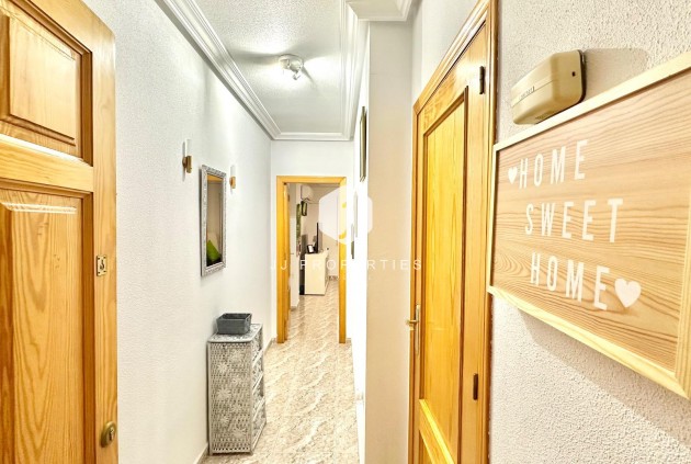 Tweedehands - Appartement / flat -
Torrevieja - Centro