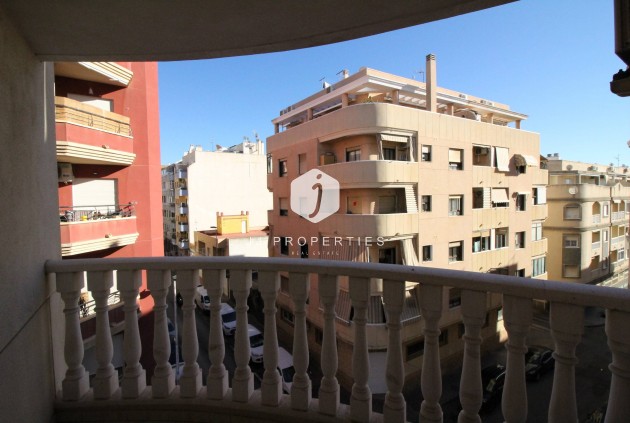 Aus zweiter Hand - Wohnung -
Torrevieja - Centro