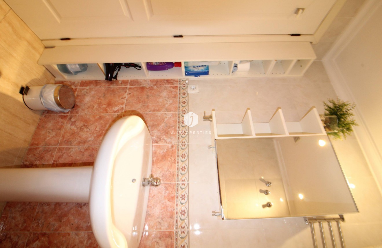 Aus zweiter Hand - Wohnung -
Torrevieja - Centro