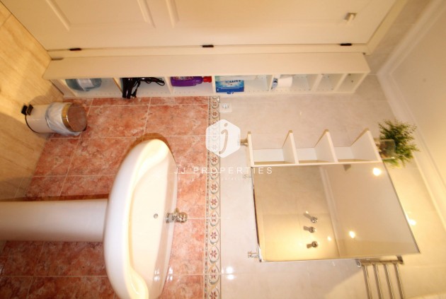 Aus zweiter Hand - Wohnung -
Torrevieja - Centro