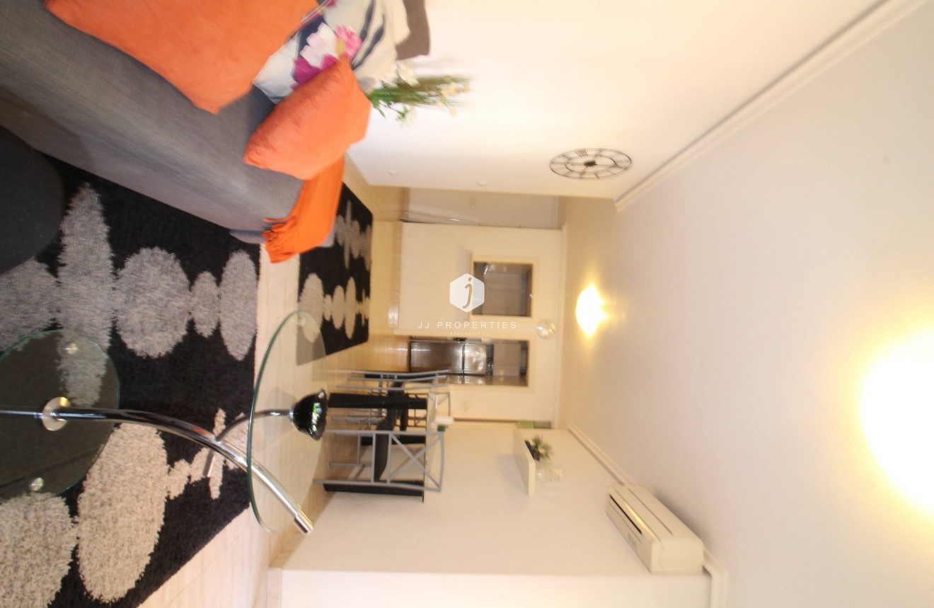 Aus zweiter Hand - Wohnung -
Torrevieja - Centro