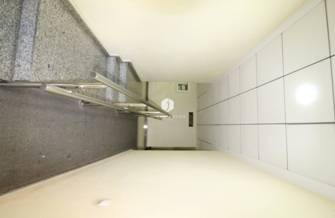 Aus zweiter Hand - Wohnung -
Torrevieja - Centro