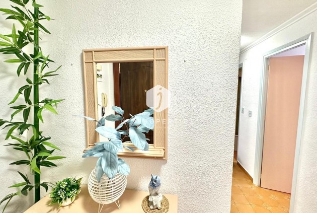 Segunda mano - Ático -
Torrevieja - Centro