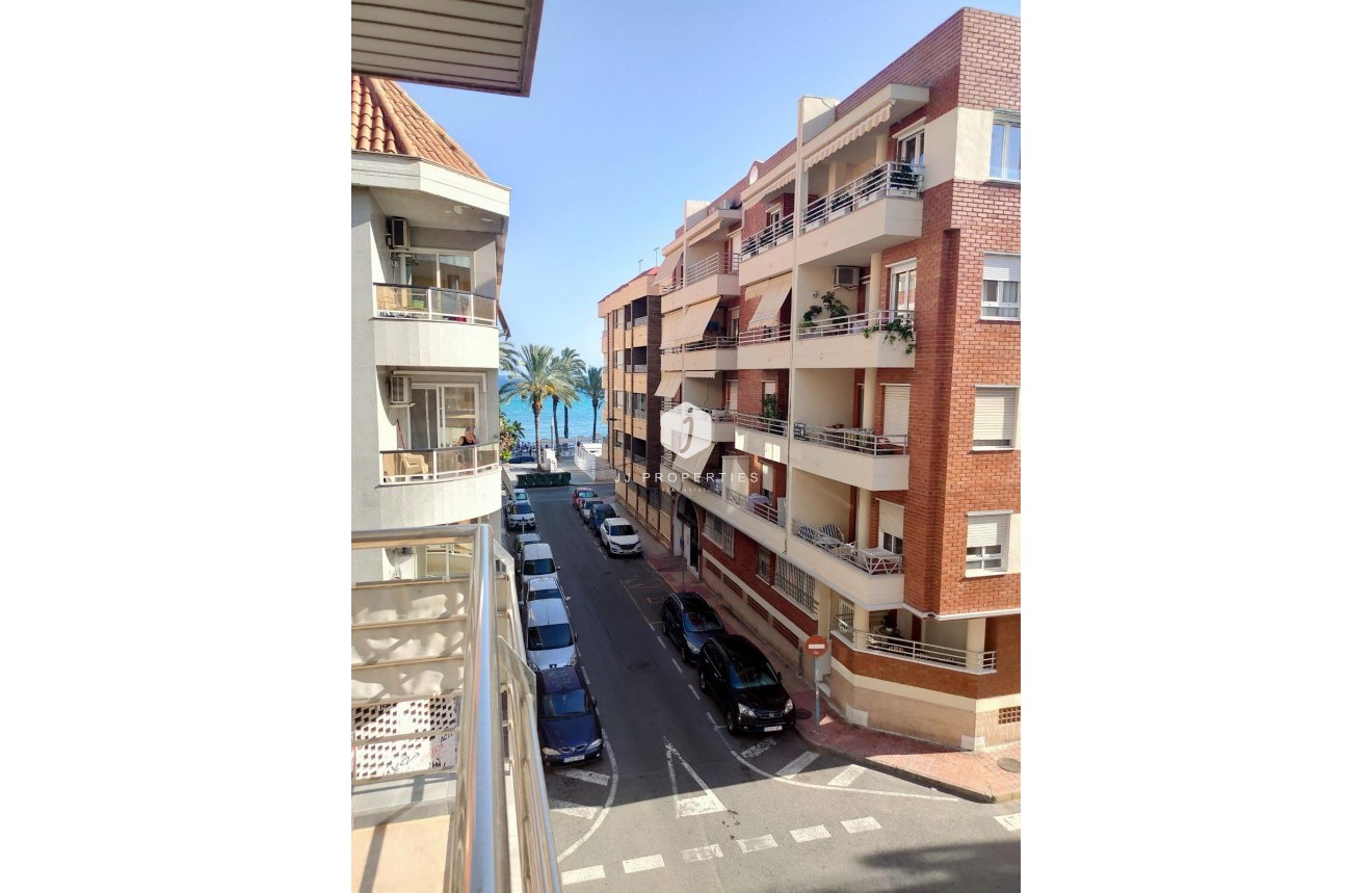 Resale - Apartment / flat -
Torrevieja - Estacion de autobuses