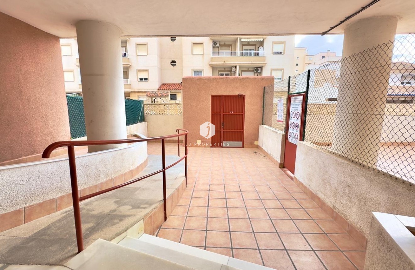 Aus zweiter Hand - Wohnung -
Torrevieja - Playa del Cura