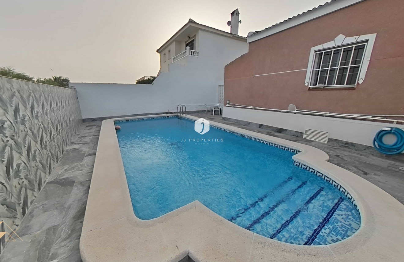 Aus zweiter Hand - Villa -
Torrevieja - San luis