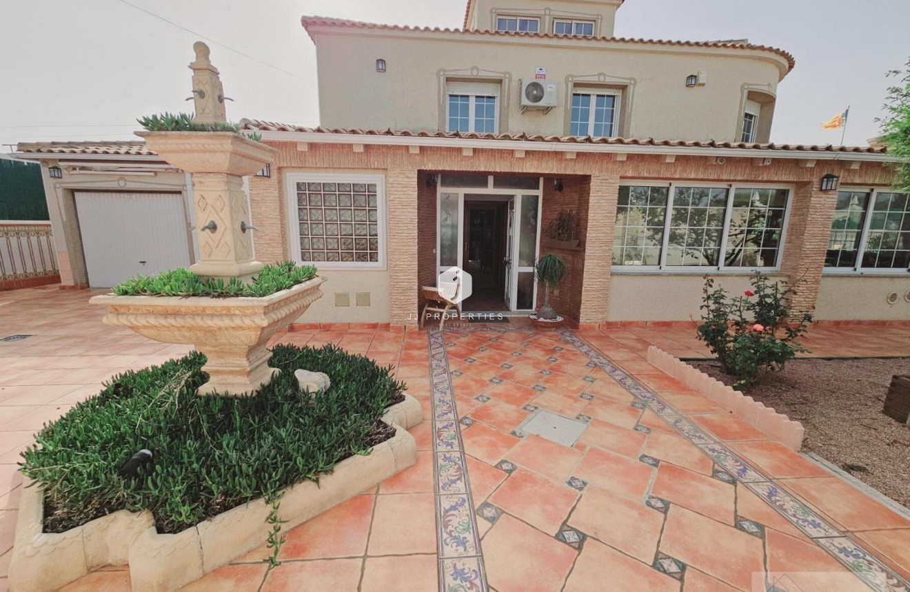 Z drugiej ręki - Villa -
Torrevieja - La Siesta - El Salado - Torreta