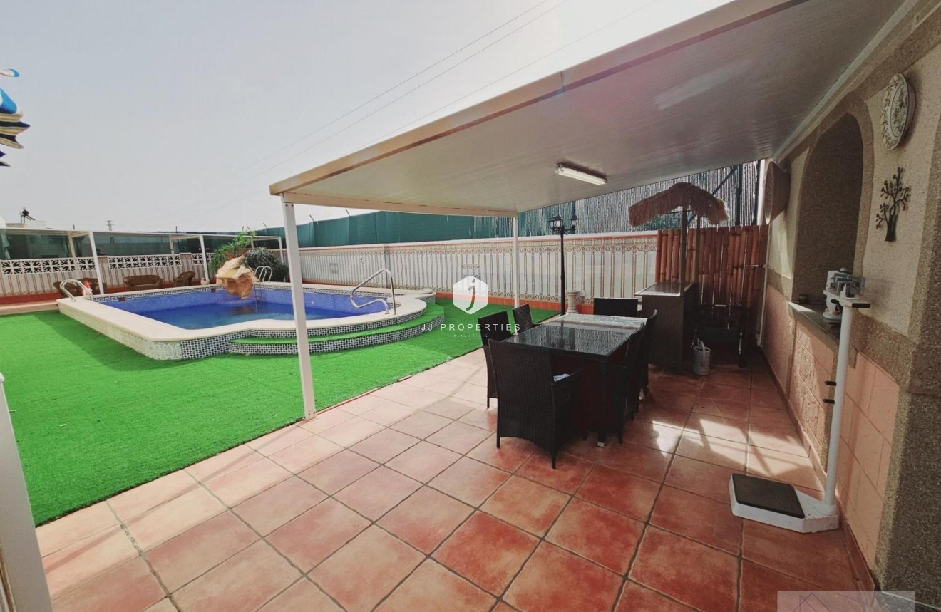 Z drugiej ręki - Villa -
Torrevieja - La Siesta - El Salado - Torreta