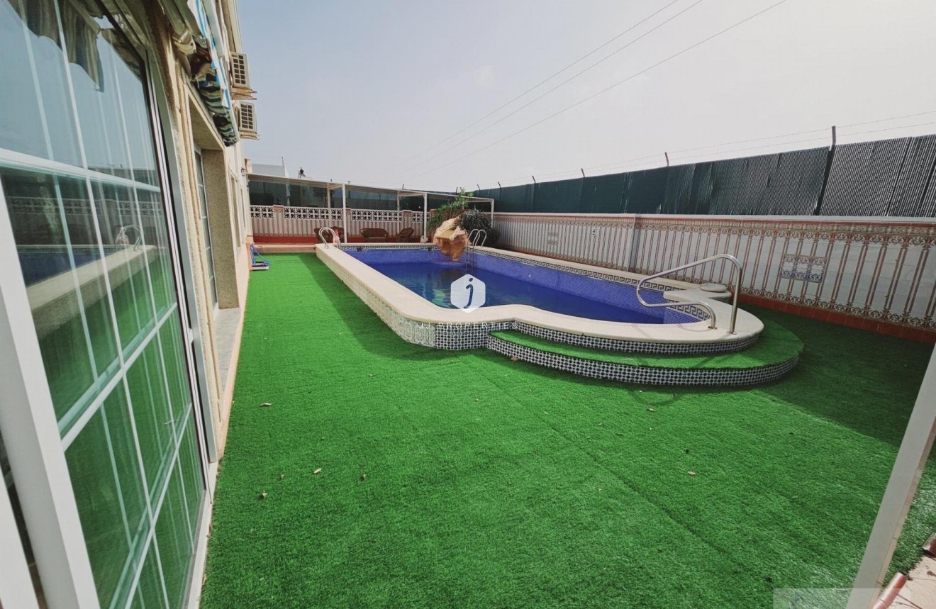 Z drugiej ręki - Villa -
Torrevieja - La Siesta - El Salado - Torreta