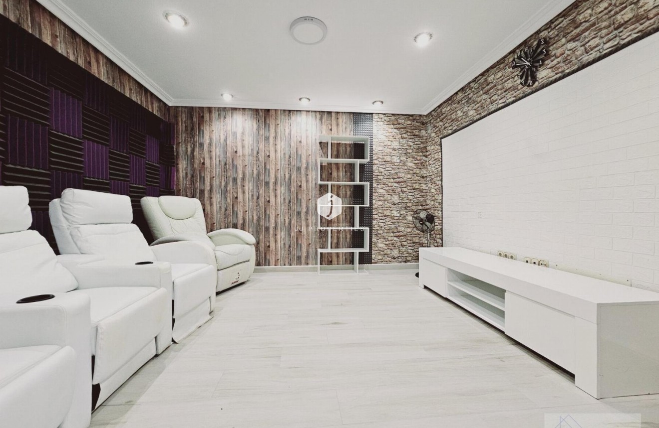 Z drugiej ręki - Villa -
Torrevieja - La Siesta - El Salado - Torreta