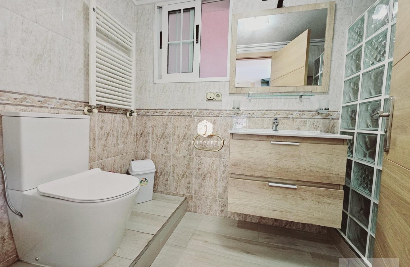 Z drugiej ręki - Villa -
Torrevieja - La Siesta - El Salado - Torreta