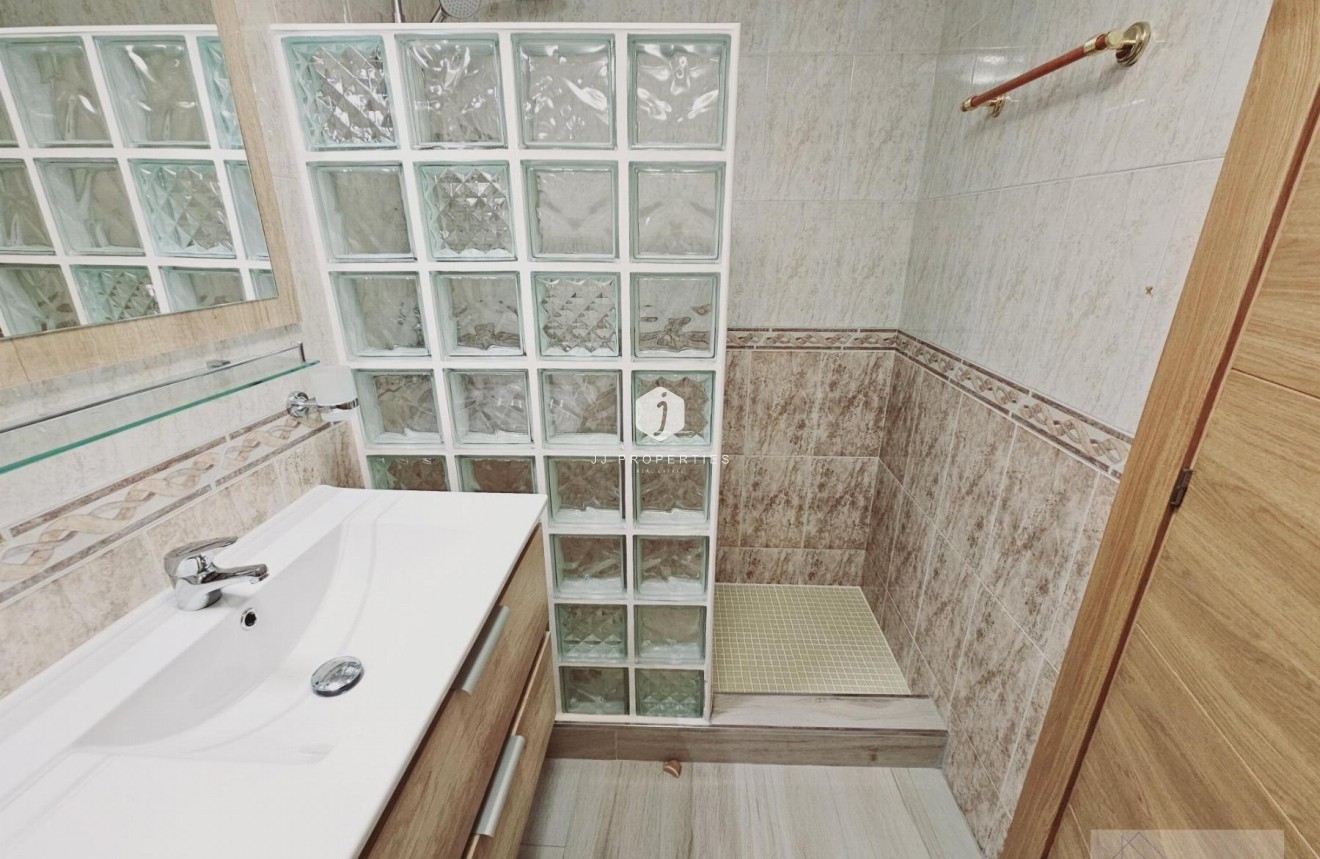 Z drugiej ręki - Villa -
Torrevieja - La Siesta - El Salado - Torreta