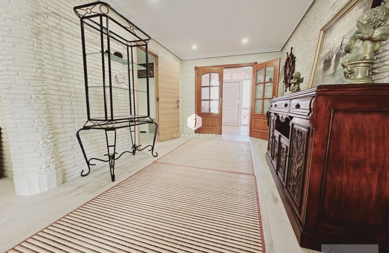 Z drugiej ręki - Villa -
Torrevieja - La Siesta - El Salado - Torreta