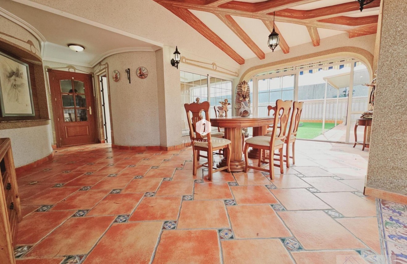 Z drugiej ręki - Villa -
Torrevieja - La Siesta - El Salado - Torreta