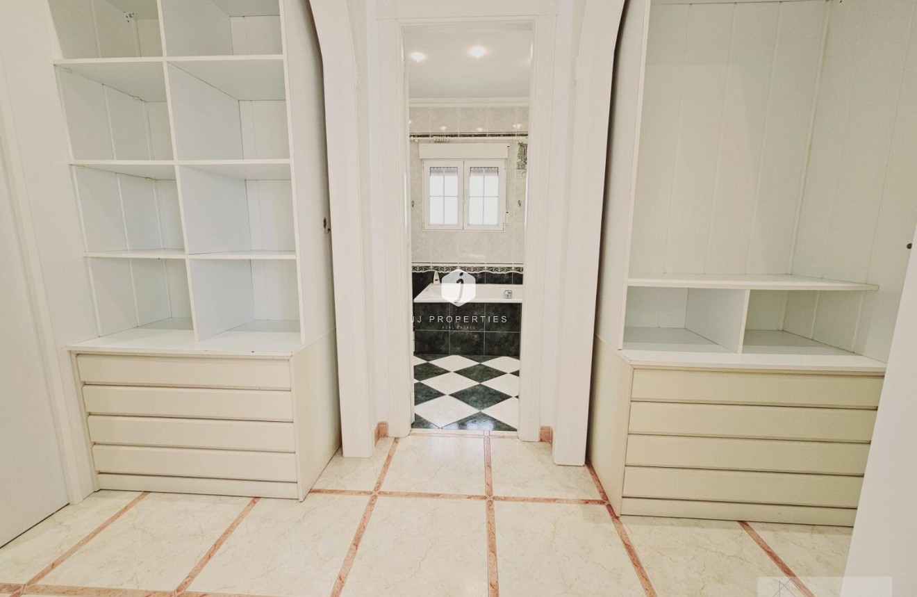 Z drugiej ręki - Villa -
Torrevieja - La Siesta - El Salado - Torreta