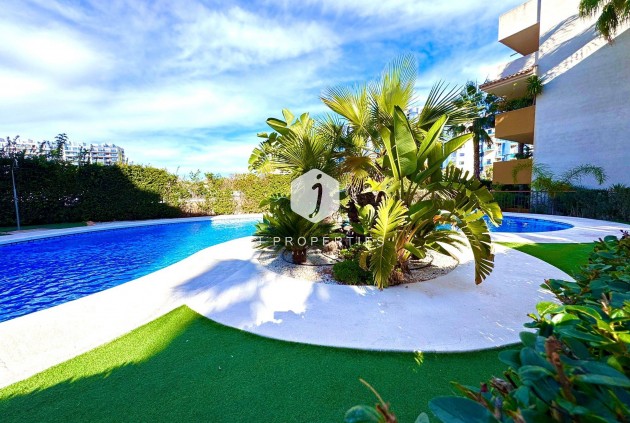 Segunda mano - Apartamento / piso -
Torrevieja - Punta prima