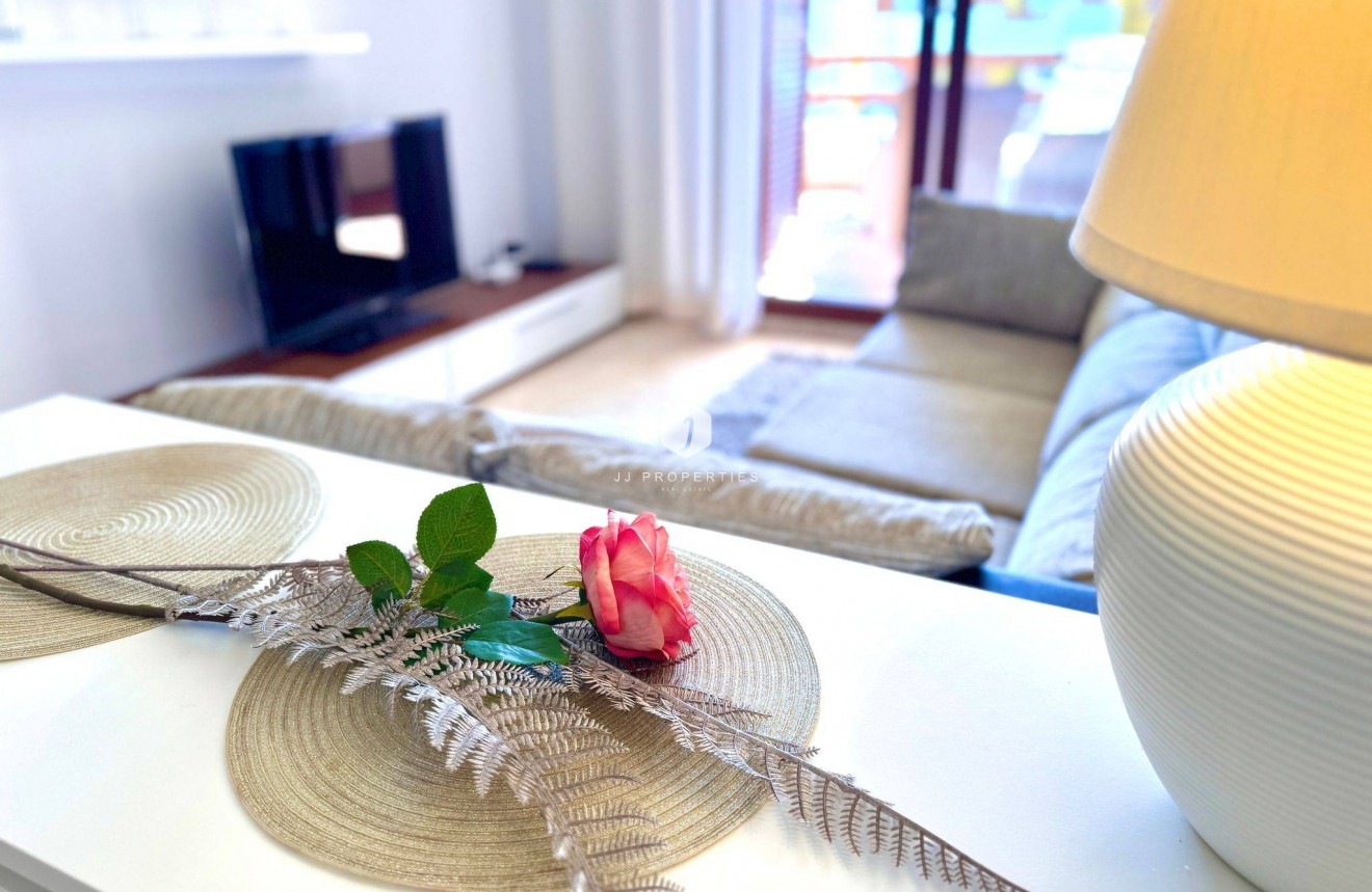 Segunda mano - Apartamento / piso -
Torrevieja - Punta prima