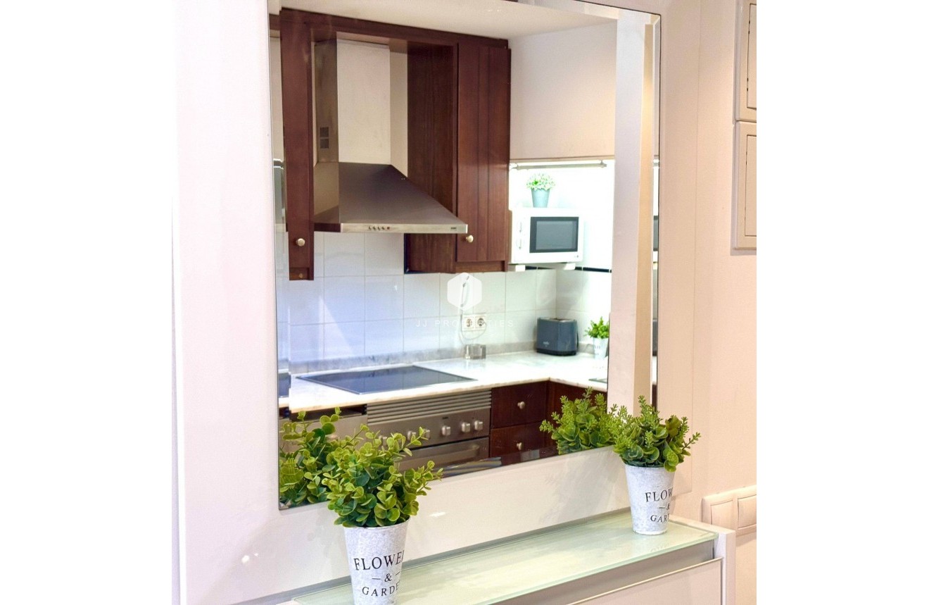 Segunda mano - Apartamento / piso -
Torrevieja - Punta prima