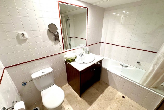 Segunda mano - Apartamento / piso -
Torrevieja - Punta prima