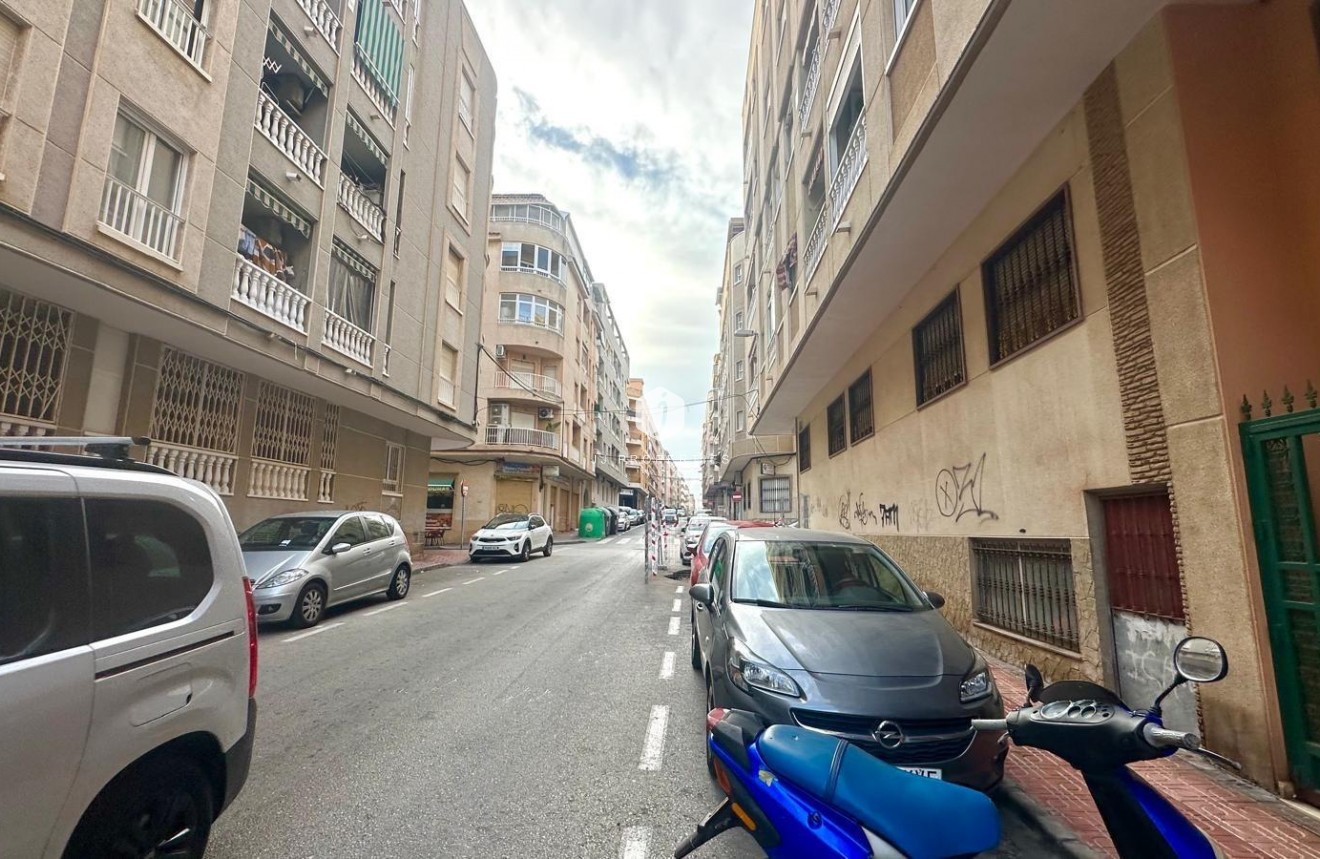 Aus zweiter Hand - Wohnung -
Torrevieja - Centro