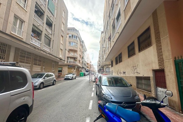 Aus zweiter Hand - Wohnung -
Torrevieja - Centro