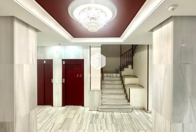 Aus zweiter Hand - Wohnung -
Torrevieja - Centro