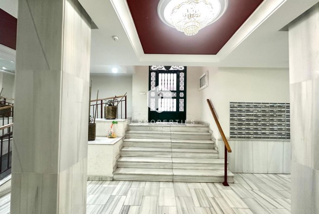 Aus zweiter Hand - Wohnung -
Torrevieja - Centro