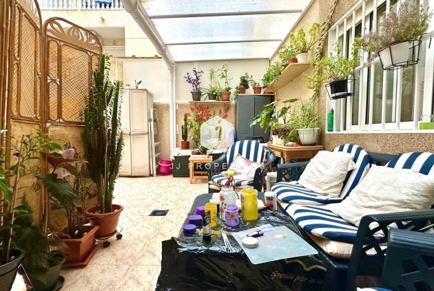 Aus zweiter Hand - Wohnung -
Torrevieja - Centro