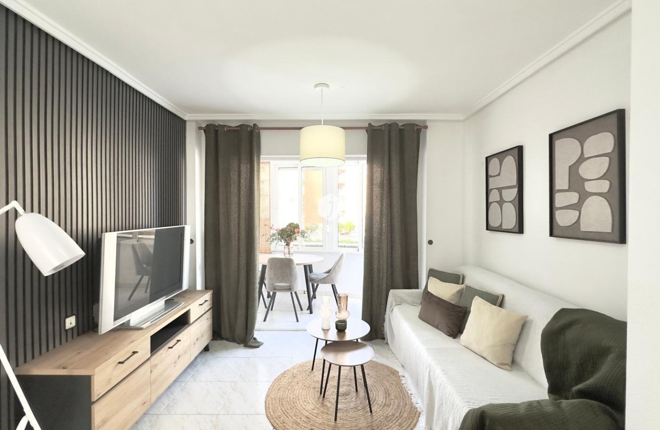 Aus zweiter Hand - Wohnung -
Torrevieja - Playa del Cura