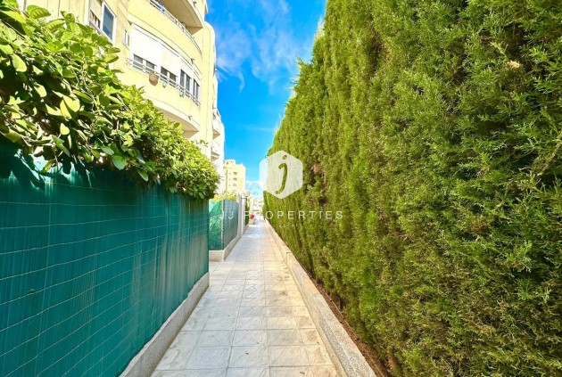 Aus zweiter Hand - Wohnung -
Torrevieja - Playa del Cura