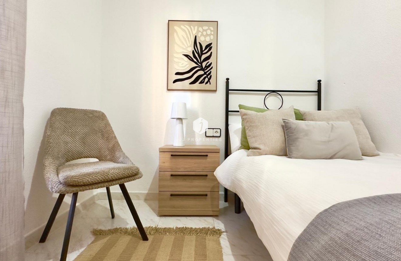 Aus zweiter Hand - Wohnung -
Torrevieja - Playa del Cura