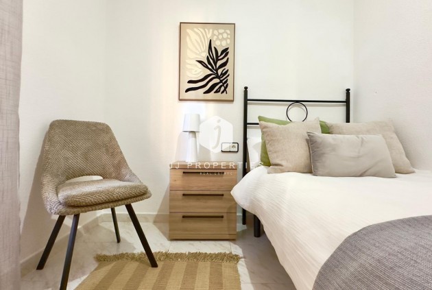 Aus zweiter Hand - Wohnung -
Torrevieja - Playa del Cura