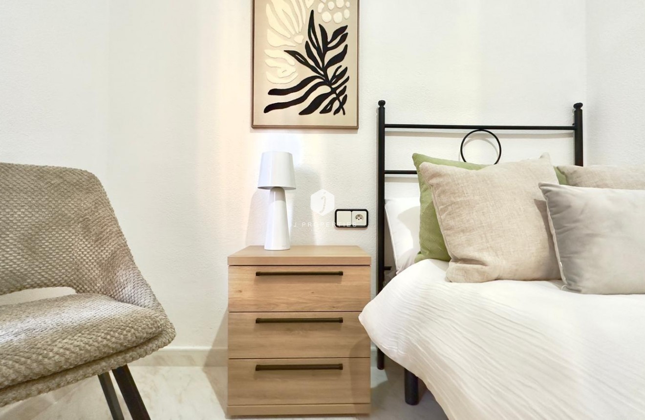 Aus zweiter Hand - Wohnung -
Torrevieja - Playa del Cura