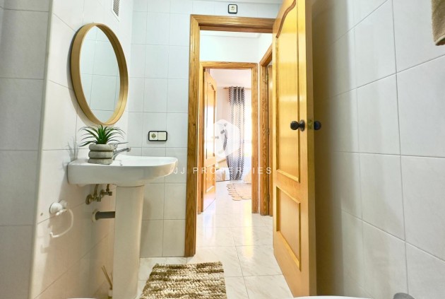 Aus zweiter Hand - Wohnung -
Torrevieja - Playa del Cura