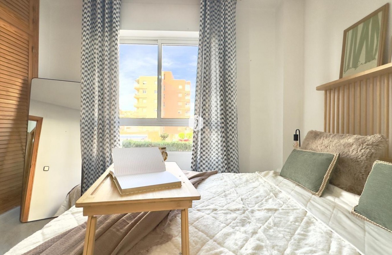 Aus zweiter Hand - Wohnung -
Torrevieja - Playa del Cura