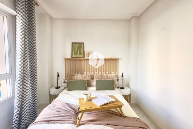 Aus zweiter Hand - Wohnung -
Torrevieja - Playa del Cura