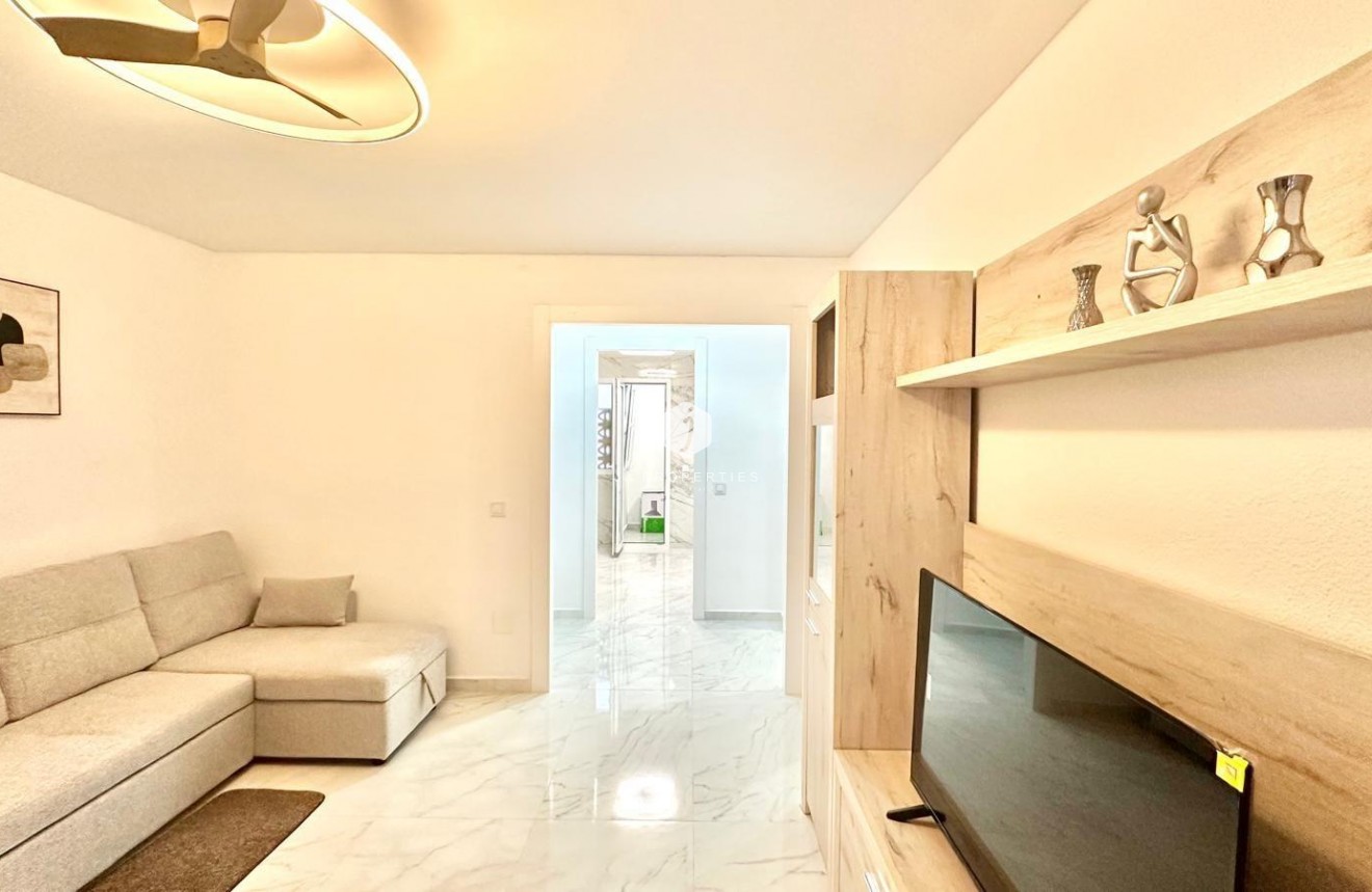 D'occasion - Appartement -
Torrevieja - Playa del Cura