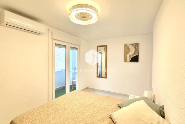 D'occasion - Appartement -
Torrevieja - Playa del Cura