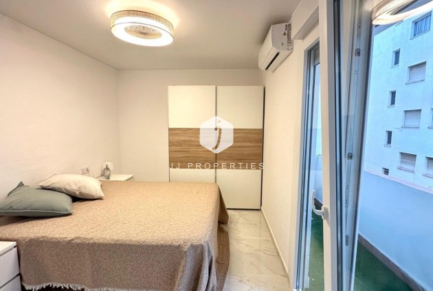 D'occasion - Appartement -
Torrevieja - Playa del Cura
