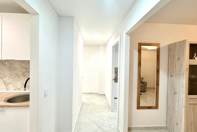 D'occasion - Appartement -
Torrevieja - Playa del Cura