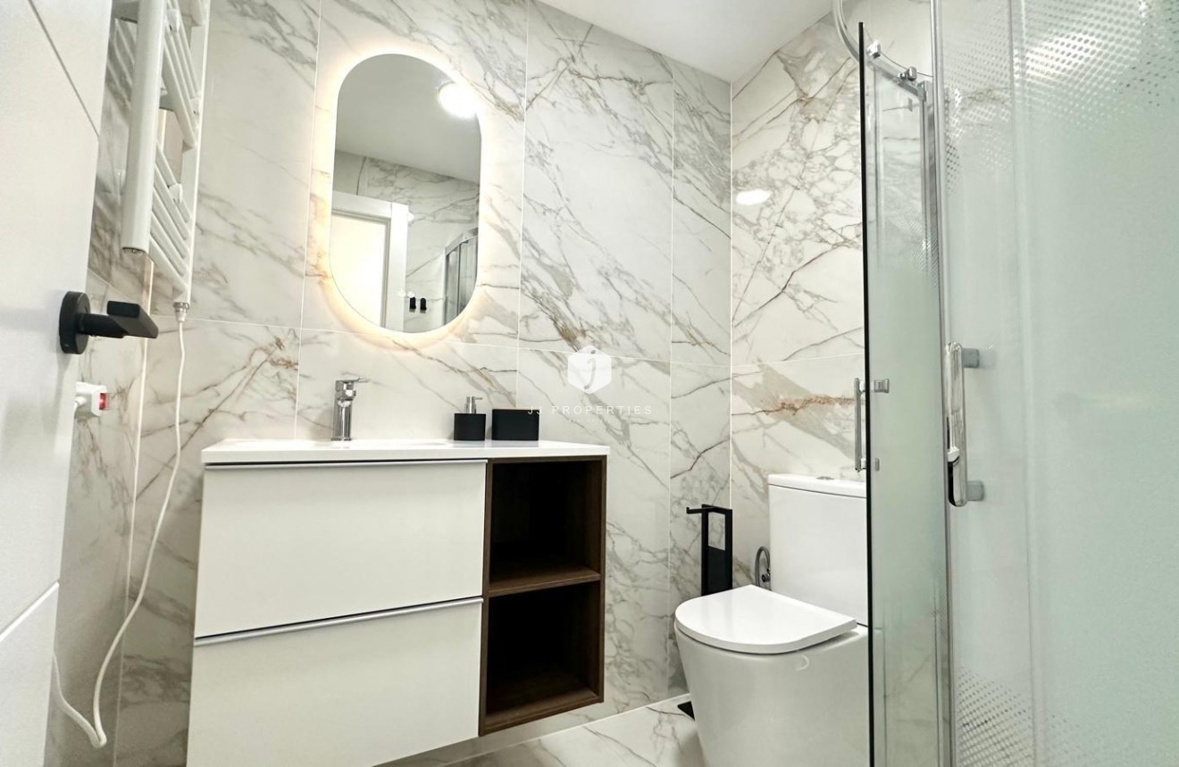 D'occasion - Appartement -
Torrevieja - Playa del Cura